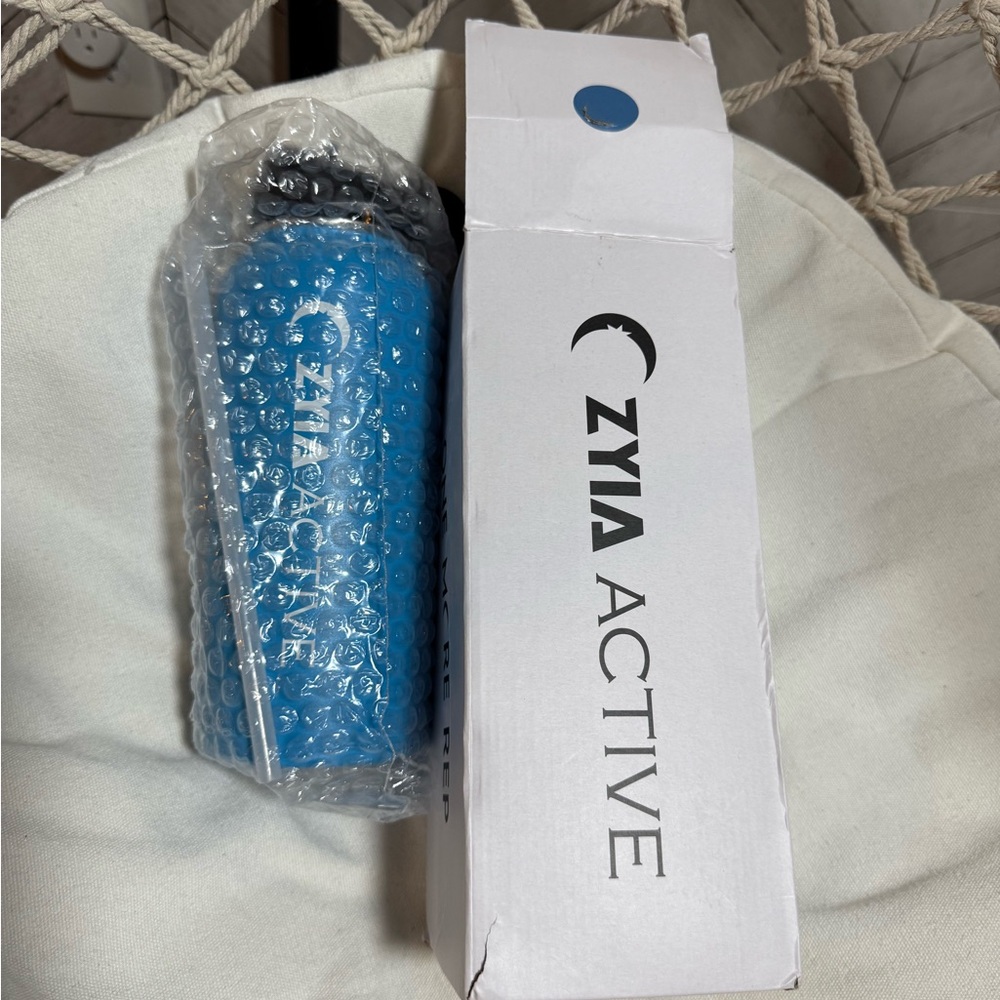 ZYIA Active Blue Water Bottle